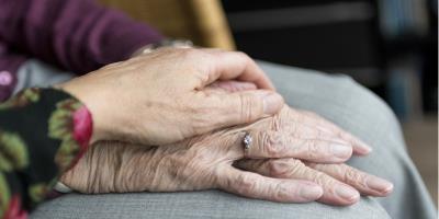 Approvazione schema di avviso per contributi economici straordinari per spese assistenti familiari foto 